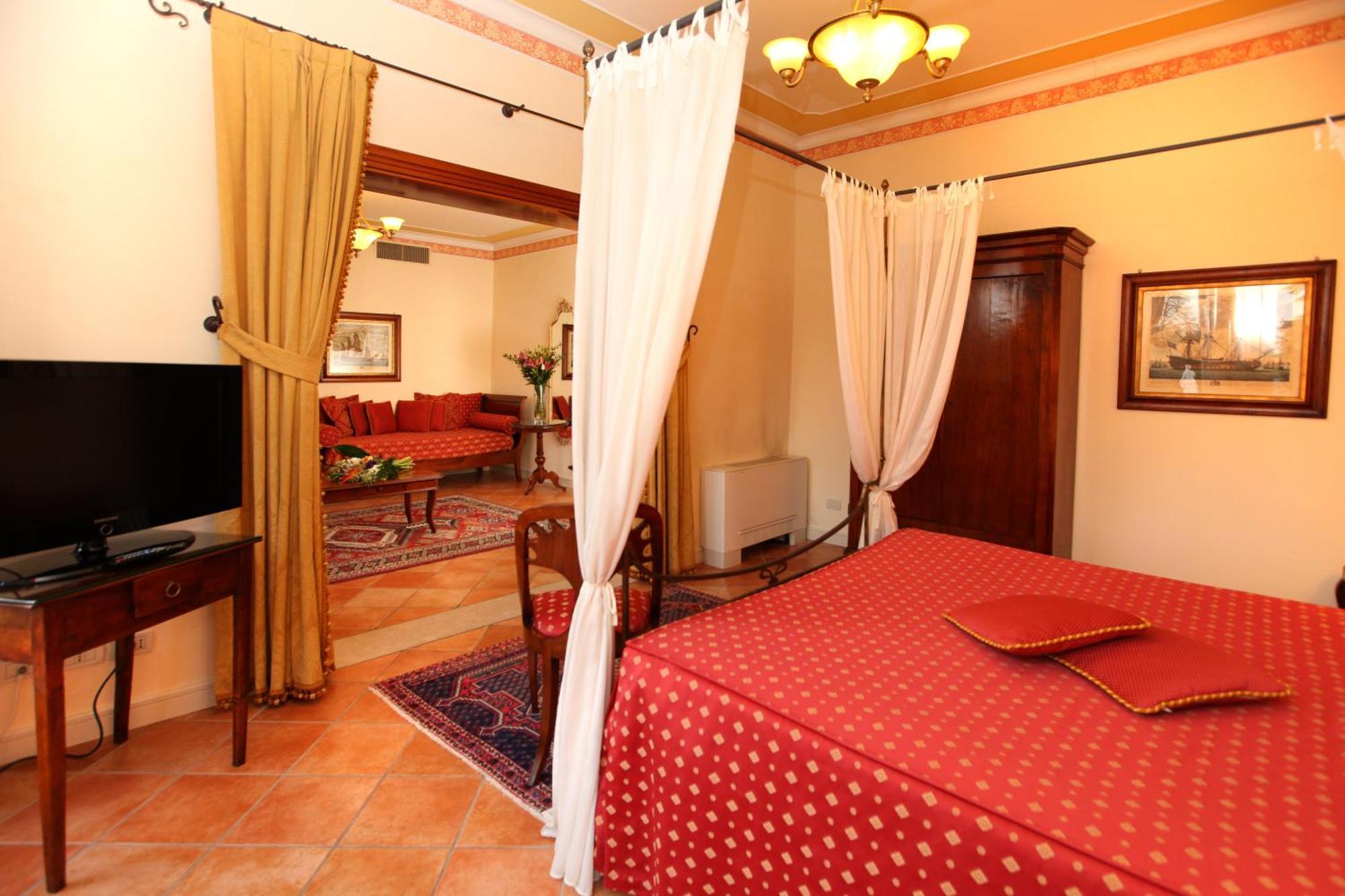 Fiorita Hotel 4*